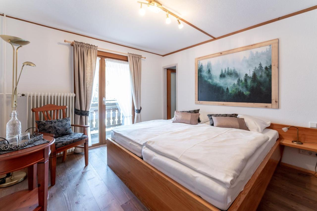 Hoehengasthaus Kolmenhof An Der Donauquelle Furtwangen Exterior foto